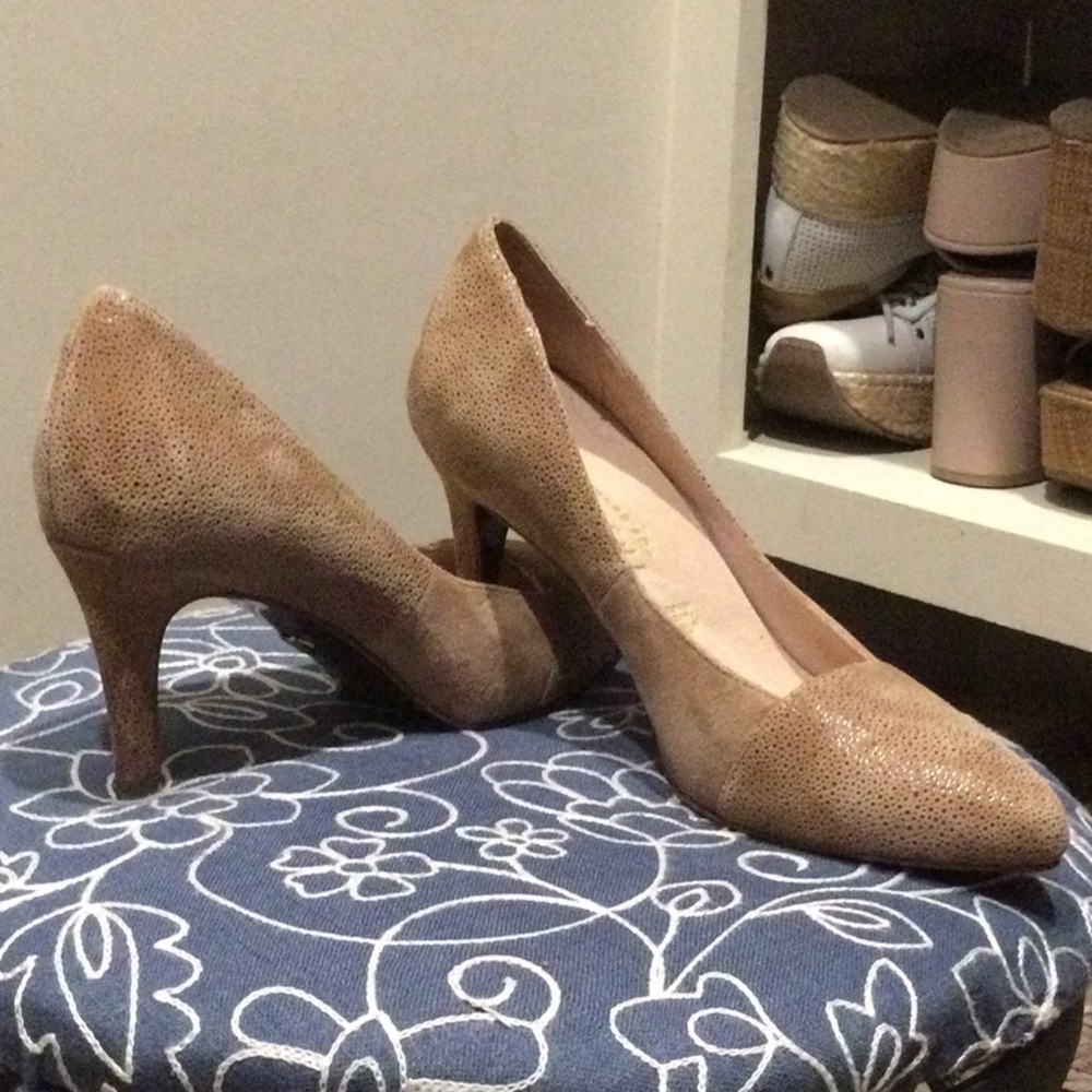 Elegant Tan Women's Heels